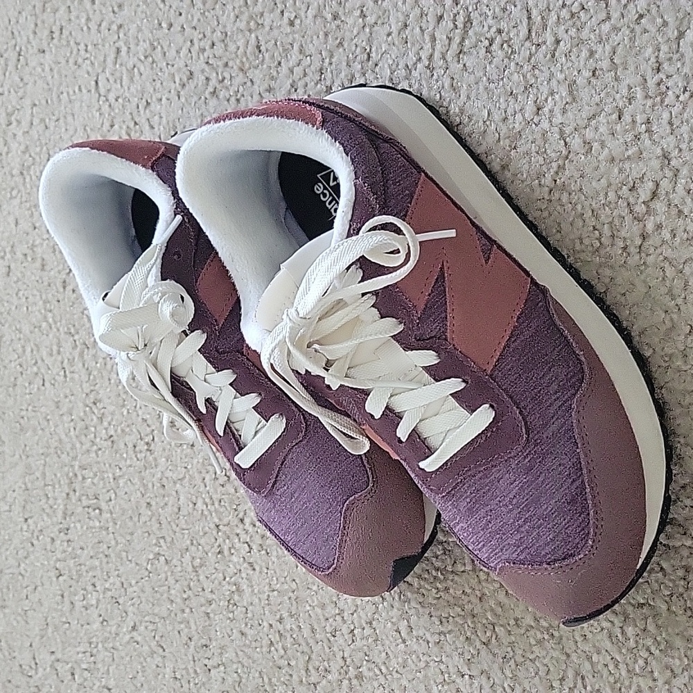 Women's New Balance 237 Retro Sneaker